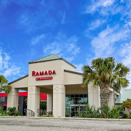 Hotel Ramada By Wyndham Del Rio Esterno foto