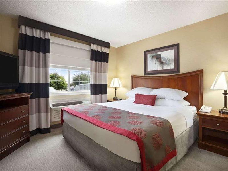 Hotel Ramada By Wyndham Del Rio Esterno foto
