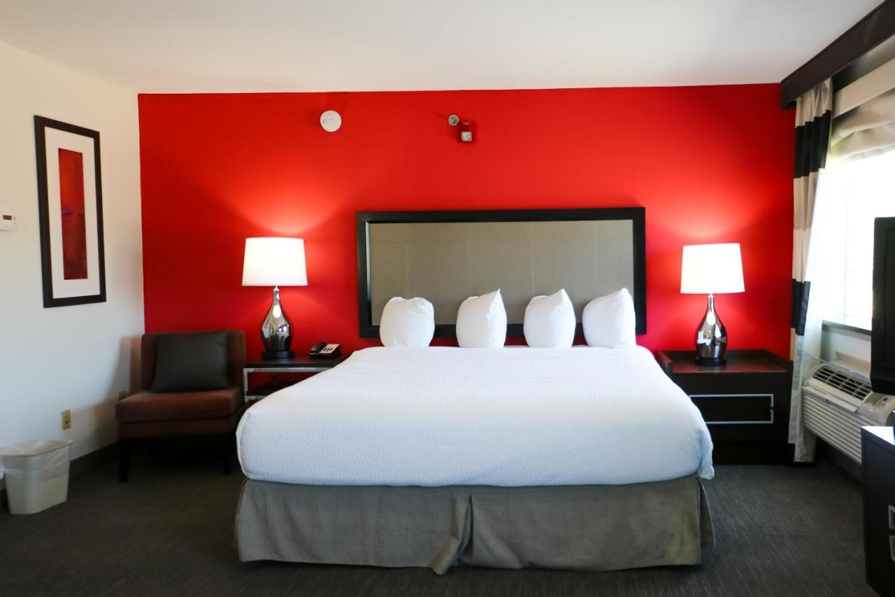 Hotel Ramada By Wyndham Del Rio Esterno foto